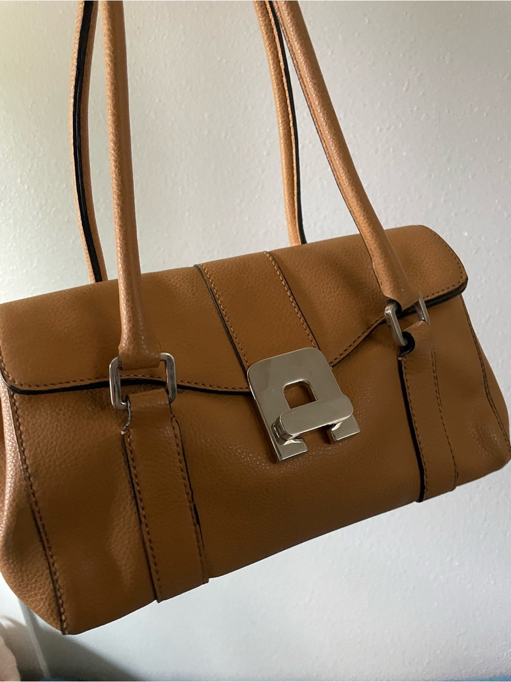 Vintage Tan Leather Shoulder Bag with Silver Hardware